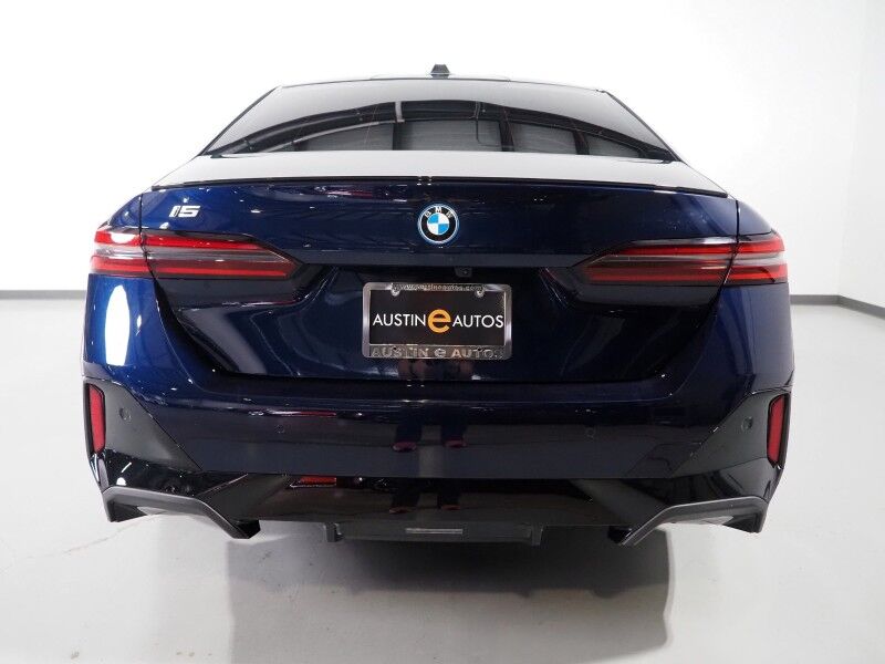2024 BMW i5 eDrive40 Sedan *M SPORT, EXECUTIVE PKG, DRIVING ASSIST PRO PKG, HEADS-UP DISPLAY, NAVIGATION, ADAPTIVE CRUISE, SAFETY ALERTS, 360 CAMERAS, SKY LOUNGE ROOF, MERINO LEATHER, CLIMATE/MULTI-FUNCTION SEATS, BOWERS & WILKINS Round Rock TX