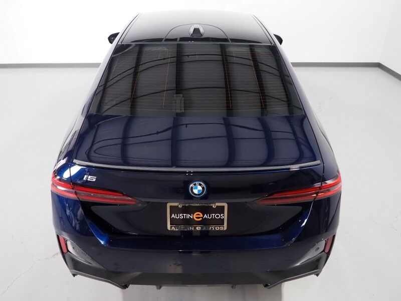 2024 BMW i5 eDrive40 Sedan *M SPORT, EXECUTIVE PKG, DRIVING ASSIST PRO PKG, HEADS-UP DISPLAY, NAVIGATION, ADAPTIVE CRUISE, SAFETY ALERTS, 360 CAMERAS, SKY LOUNGE ROOF, MERINO LEATHER, CLIMATE/MULTI-FUNCTION SEATS, BOWERS & WILKINS Round Rock TX