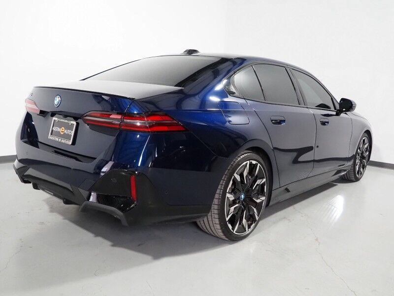 2024 BMW i5 eDrive40 Sedan *M SPORT, EXECUTIVE PKG, DRIVING ASSIST PRO PKG, HEADS-UP DISPLAY, NAVIGATION, ADAPTIVE CRUISE, SAFETY ALERTS, 360 CAMERAS, SKY LOUNGE ROOF, MERINO LEATHER, CLIMATE/MULTI-FUNCTION SEATS, BOWERS & WILKINS Round Rock TX