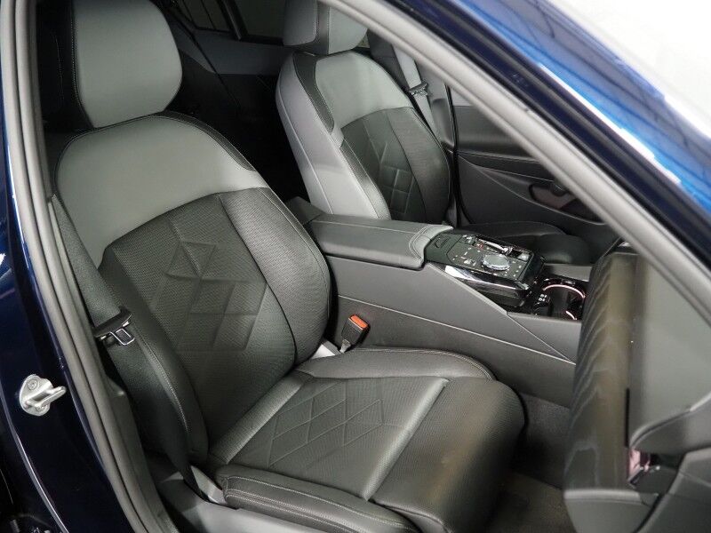 2024 BMW i5 eDrive40 Sedan *M SPORT PKG, EXECUTIVE PKG, DRIVING ASSIST PRO PKG, HEADS-UP DISPLAY, NAVIGATION, ADAPTIVE CRUISE, SAFETY ALERTS, 360 CAMERAS, SKY LOUNGE ROOF, MERINO LEATHER, CLIMATE/MULTI-FUNCTION SEATS, BOWERS & WILKINS