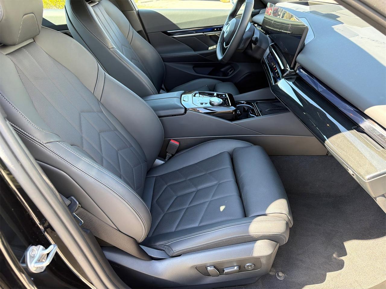 2024 BMW i5 eDrive40 Hagerstown MD