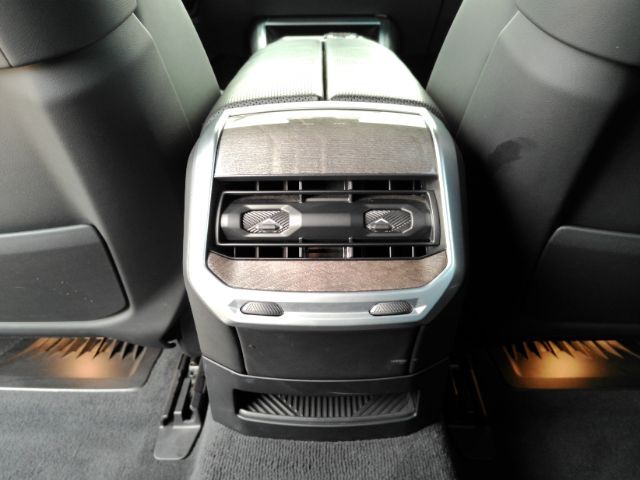 2024 BMW i7 xDrive60 Plano TX