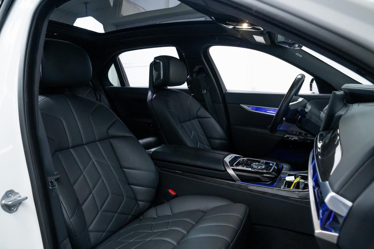 2024 BMW i7 xDrive60 Premium Package Driving Assist Package Portland OR