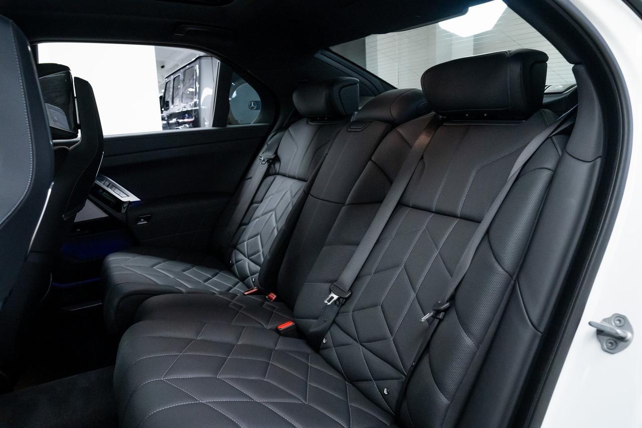 2024 BMW i7 xDrive60 Premium Package Driving Assist Package Portland OR