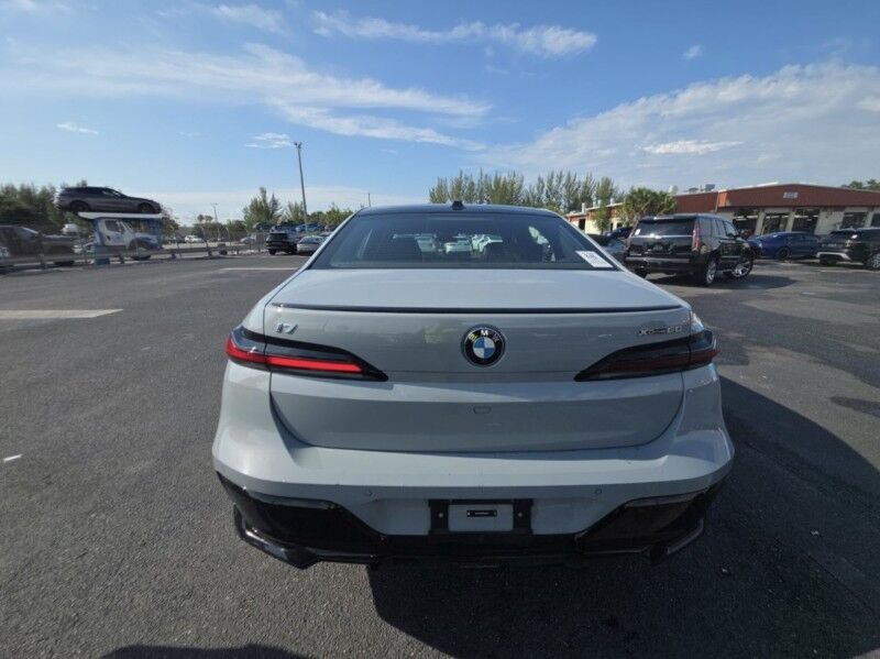 2024 BMW i7 xDrive60 Willowbrook IL