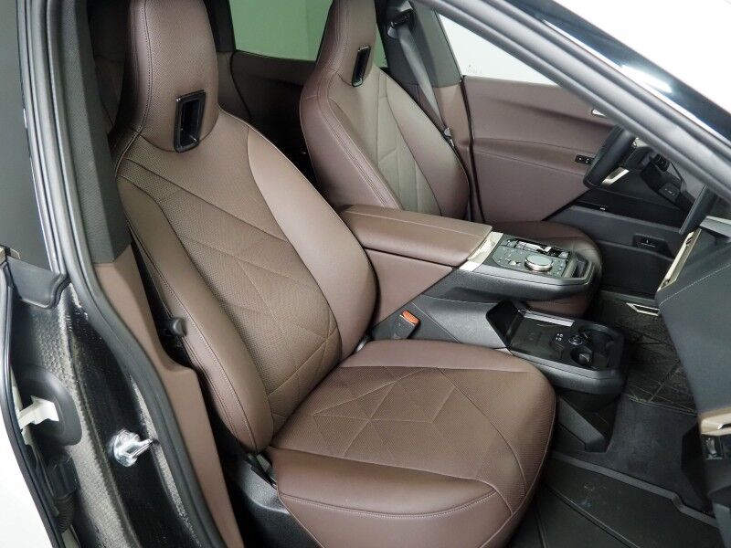 2024 BMW iX M60 AWD *DRIVING ASSISTANCE PRO PKG, HEADS-UP DISPLAY, NAVIGATION, ADAPTIVE CRUISE, 360 CAMERAS, PANO ECLIPSING GLASS ROOF, CLIMATE/MULTI-FUNCTION SEATS, HEATED STEERING, BOWERS & WILKINS, WIRELESS CHARGING