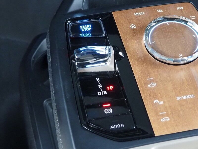2024 BMW iX M60 AWD LUXURY PKG, DRIVING ASSISTANCE PRO PKG, HEADS-UP DISPLAY, NAVIGATION, ADAPTIVE CRUISE, 360 CAMERAS, PANO ECLIPSING GLASS ROOF, CLIMATE/MULTI-FUNCTION SEATS, HEATED STEERING, BOWERS & WILKINS, WIRELESS CHARGING Round Rock TX