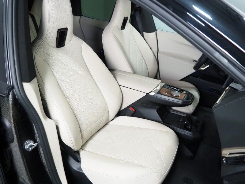 2024 BMW iX M60 AWD LUXURY PKG, DRIVING ASSISTANCE PRO PKG, HEADS-UP DISPLAY, NAVIGATION, ADAPTIVE CRUISE, 360 CAMERAS, PANO ECLIPSING GLASS ROOF, CLIMATE/MULTI-FUNCTION SEATS, HEATED STEERING, BOWERS & WILKINS, WIRELESS CHARGING