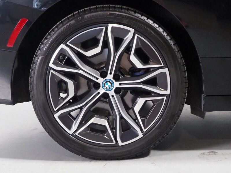 2024 BMW iX M60 AWD LUXURY PKG, DRIVING ASSISTANCE PRO PKG, HEADS-UP DISPLAY, NAVIGATION, ADAPTIVE CRUISE, 360 CAMERAS, PANO ECLIPSING GLASS ROOF, CLIMATE/MULTI-FUNCTION SEATS, HEATED STEERING, BOWERS & WILKINS, WIRELESS CHARGING Round Rock TX