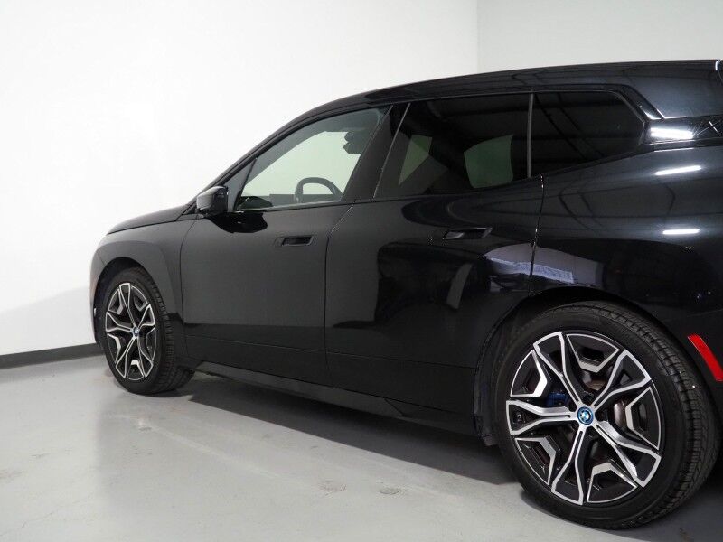 2024 BMW iX M60 AWD LUXURY PKG, DRIVING ASSISTANCE PRO PKG, HEADS-UP DISPLAY, NAVIGATION, ADAPTIVE CRUISE, 360 CAMERAS, PANO ECLIPSING GLASS ROOF, CLIMATE/MULTI-FUNCTION SEATS, HEATED STEERING, BOWERS & WILKINS, WIRELESS CHARGING Round Rock TX