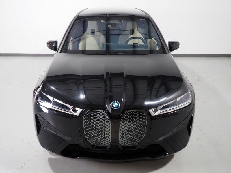 2024 BMW iX M60 AWD LUXURY PKG, DRIVING ASSISTANCE PRO PKG, HEADS-UP DISPLAY, NAVIGATION, ADAPTIVE CRUISE, 360 CAMERAS, PANO ECLIPSING GLASS ROOF, CLIMATE/MULTI-FUNCTION SEATS, HEATED STEERING, BOWERS & WILKINS, WIRELESS CHARGING Round Rock TX