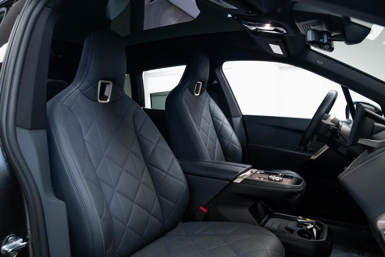 2024 BMW iX xDrive50 1 Owner Heated Seats Sport Package Portland OR