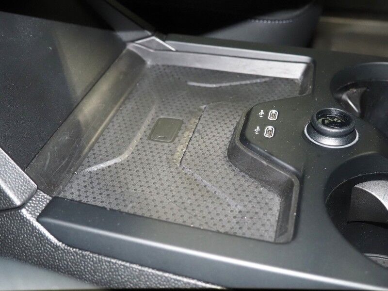 2024 BMW iX xDrive50 AWD *DRIVING ASSIST PRO, HEADS-UP DISPLAY, NAVIGATION, LIVE COCKPIT PRO, ADAPTIVE CRUISE, SAFETY ALERTS, 360 CAMERAS, PANO ECLIPSING GLASS ROOF, HEATED MULTI-FUNCTION SEATS, HEATED STEERING, HARMAN/KARDON, WIRELESS CHARGING Round Rock TX