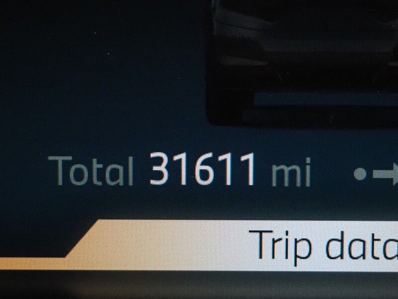 2024 BMW iX xDrive50 AWD *DRIVING ASSIST PRO, HEADS-UP DISPLAY, NAVIGATION, LIVE COCKPIT PRO, ADAPTIVE CRUISE, SAFETY ALERTS, 360 CAMERAS, PANO ECLIPSING GLASS ROOF, HEATED MULTI-FUNCTION SEATS, HEATED STEERING, HARMAN/KARDON, WIRELESS CHARGING Round Rock TX