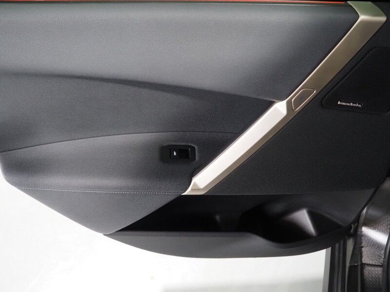 2024 BMW iX xDrive50 AWD *DRIVING ASSIST PRO, HEADS-UP DISPLAY, NAVIGATION, LIVE COCKPIT PRO, ADAPTIVE CRUISE, SAFETY ALERTS, 360 CAMERAS, PANO ECLIPSING GLASS ROOF, HEATED MULTI-FUNCTION SEATS, HEATED STEERING, HARMAN/KARDON, WIRELESS CHARGING Round Rock TX