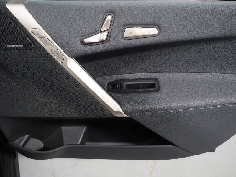 2024 BMW iX xDrive50 AWD *DRIVING ASSIST PRO, HEADS-UP DISPLAY, NAVIGATION, LIVE COCKPIT PRO, ADAPTIVE CRUISE, SAFETY ALERTS, 360 CAMERAS, PANO ECLIPSING GLASS ROOF, HEATED MULTI-FUNCTION SEATS, HEATED STEERING, HARMAN/KARDON, WIRELESS CHARGING Round Rock TX