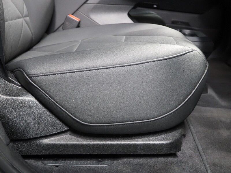 2024 BMW iX xDrive50 AWD *DRIVING ASSIST PRO, HEADS-UP DISPLAY, NAVIGATION, LIVE COCKPIT PRO, ADAPTIVE CRUISE, SAFETY ALERTS, 360 CAMERAS, PANO ECLIPSING GLASS ROOF, HEATED MULTI-FUNCTION SEATS, HEATED STEERING, HARMAN/KARDON, WIRELESS CHARGING Round Rock TX