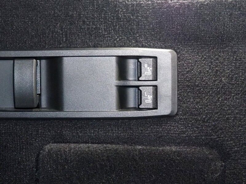 2024 BMW iX xDrive50 AWD *DRIVING ASSIST PRO, HEADS-UP DISPLAY, NAVIGATION, LIVE COCKPIT PRO, ADAPTIVE CRUISE, SAFETY ALERTS, 360 CAMERAS, PANO ECLIPSING GLASS ROOF, HEATED MULTI-FUNCTION SEATS, HEATED STEERING, HARMAN/KARDON, WIRELESS CHARGING Round Rock TX