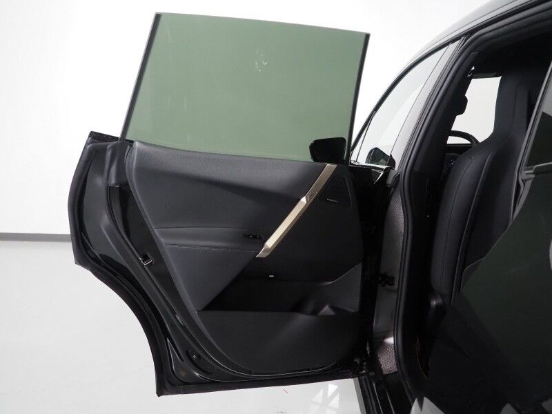 2024 BMW iX xDrive50 AWD *DRIVING ASSIST PRO, HEADS-UP DISPLAY, NAVIGATION, LIVE COCKPIT PRO, ADAPTIVE CRUISE, SAFETY ALERTS, 360 CAMERAS, PANO ECLIPSING GLASS ROOF, HEATED MULTI-FUNCTION SEATS, HEATED STEERING, HARMAN/KARDON, WIRELESS CHARGING Round Rock TX