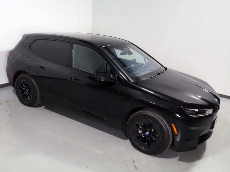 2024 BMW iX xDrive50 AWD *DRIVING ASSIST PRO, HEADS-UP DISPLAY, NAVIGATION, LIVE COCKPIT PRO, ADAPTIVE CRUISE, SAFETY ALERTS, 360 CAMERAS, PANO ECLIPSING GLASS ROOF, HEATED MULTI-FUNCTION SEATS, HEATED STEERING, HARMAN/KARDON, WIRELESS CHARGING Round Rock TX