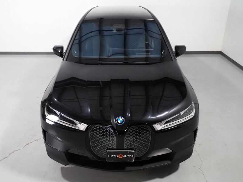 2024 BMW iX xDrive50 AWD *DRIVING ASSIST PRO, HEADS-UP DISPLAY, NAVIGATION, LIVE COCKPIT PRO, ADAPTIVE CRUISE, SAFETY ALERTS, 360 CAMERAS, PANO ECLIPSING GLASS ROOF, HEATED MULTI-FUNCTION SEATS, HEATED STEERING, HARMAN/KARDON, WIRELESS CHARGING Round Rock TX