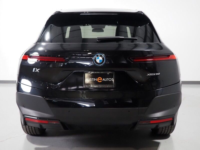 2024 BMW iX xDrive50 AWD *DRIVING ASSIST PRO, HEADS-UP DISPLAY, NAVIGATION, LIVE COCKPIT PRO, ADAPTIVE CRUISE, SAFETY ALERTS, 360 CAMERAS, PANO ECLIPSING GLASS ROOF, HEATED MULTI-FUNCTION SEATS, HEATED STEERING, HARMAN/KARDON, WIRELESS CHARGING Round Rock TX