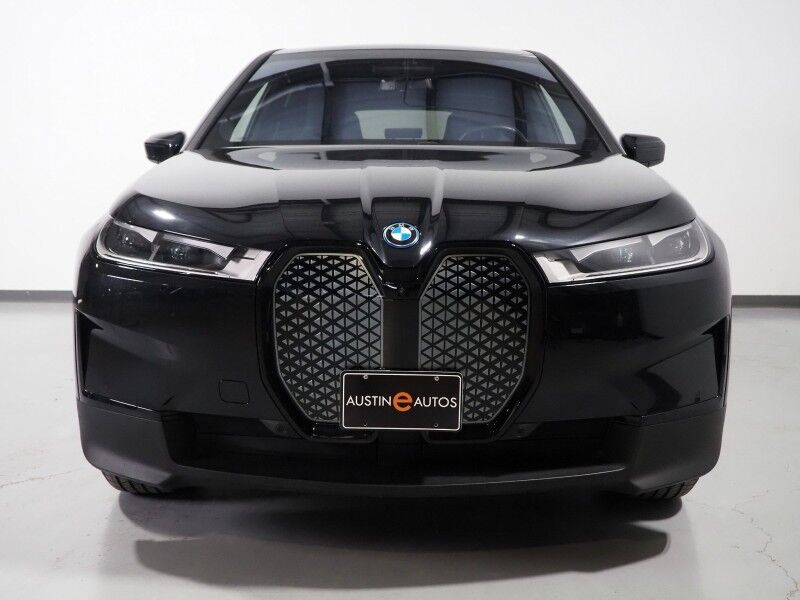 2024 BMW iX xDrive50 AWD *DRIVING ASSIST PRO, HEADS-UP DISPLAY, NAVIGATION, LIVE COCKPIT PRO, ADAPTIVE CRUISE, SAFETY ALERTS, 360 CAMERAS, PANO ECLIPSING GLASS ROOF, HEATED MULTI-FUNCTION SEATS, HEATED STEERING, HARMAN/KARDON, WIRELESS CHARGING Round Rock TX