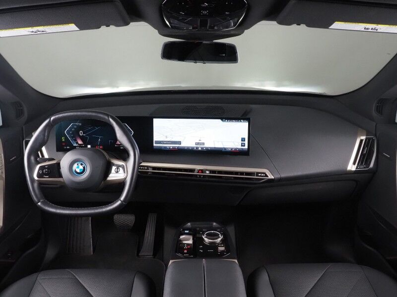 2024 BMW iX xDrive50 AWD *DRIVING ASSIST PRO, HEADS-UP DISPLAY, NAVIGATION, LIVE COCKPIT PRO, ADAPTIVE CRUISE, SAFETY ALERTS, 360 CAMERAS, PANO ECLIPSING GLASS ROOF, HEATED MULTI-FUNCTION SEATS, HEATED STEERING, HARMAN/KARDON, WIRELESS CHARGING