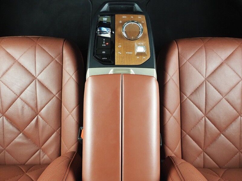 2024 BMW iX xDrive50 AWD *LUXURY & SPORT PKGS, DRIVING ASSIST PRO, HEADS-UP DISPLAY, NAVIGATION, ADAPTIVE CRUISE, 360 CAMERAS, PANO ECLIPSING MOONROOF, LEATHER, HEATED SEATS/STEERING, HARMAN/KARDON, WIRELESS CHARGING Round Rock TX