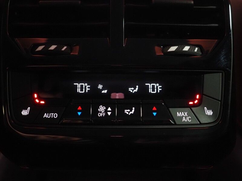 2024 BMW iX xDrive50 AWD *LUXURY & SPORT PKGS, DRIVING ASSIST PRO, HEADS-UP DISPLAY, NAVIGATION, ADAPTIVE CRUISE, 360 CAMERAS, PANO ECLIPSING MOONROOF, LEATHER, HEATED SEATS/STEERING, HARMAN/KARDON, WIRELESS CHARGING Round Rock TX