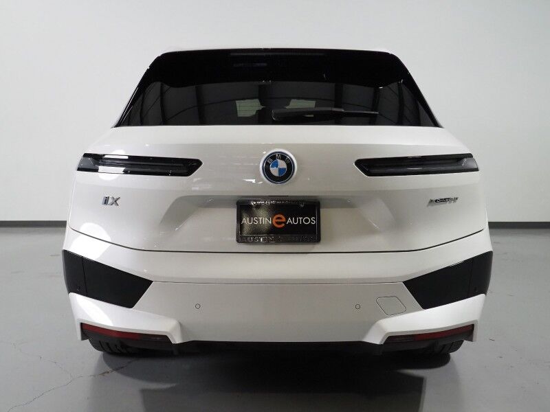 2024 BMW iX xDrive50 AWD *LUXURY & SPORT PKGS, DRIVING ASSIST PRO, HEADS-UP DISPLAY, NAVIGATION, ADAPTIVE CRUISE, 360 CAMERAS, PANO ECLIPSING MOONROOF, LEATHER, HEATED SEATS/STEERING, HARMAN/KARDON, WIRELESS CHARGING Round Rock TX