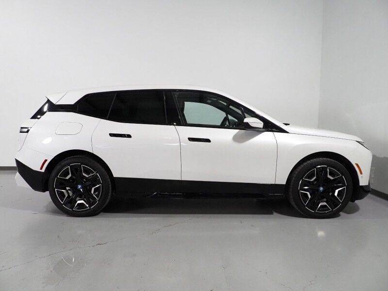 2024 BMW iX xDrive50 AWD *LUXURY & SPORT PKGS, DRIVING ASSIST PRO, HEADS-UP DISPLAY, NAVIGATION, ADAPTIVE CRUISE, 360 CAMERAS, PANO ECLIPSING MOONROOF, LEATHER, HEATED SEATS/STEERING, HARMAN/KARDON, WIRELESS CHARGING Round Rock TX