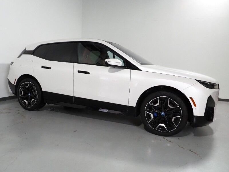 2024 BMW iX xDrive50 AWD *LUXURY & SPORT PKGS, DRIVING ASSIST PRO, HEADS-UP DISPLAY, NAVIGATION, ADAPTIVE CRUISE, 360 CAMERAS, PANO ECLIPSING MOONROOF, LEATHER, HEATED SEATS/STEERING, HARMAN/KARDON, WIRELESS CHARGING Round Rock TX