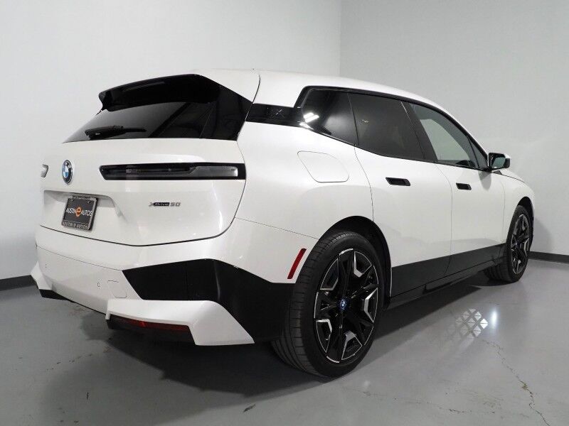 2024 BMW iX xDrive50 AWD *LUXURY & SPORT PKGS, DRIVING ASSIST PRO, HEADS-UP DISPLAY, NAVIGATION, ADAPTIVE CRUISE, 360 CAMERAS, PANO ECLIPSING MOONROOF, LEATHER, HEATED SEATS/STEERING, HARMAN/KARDON, WIRELESS CHARGING Round Rock TX