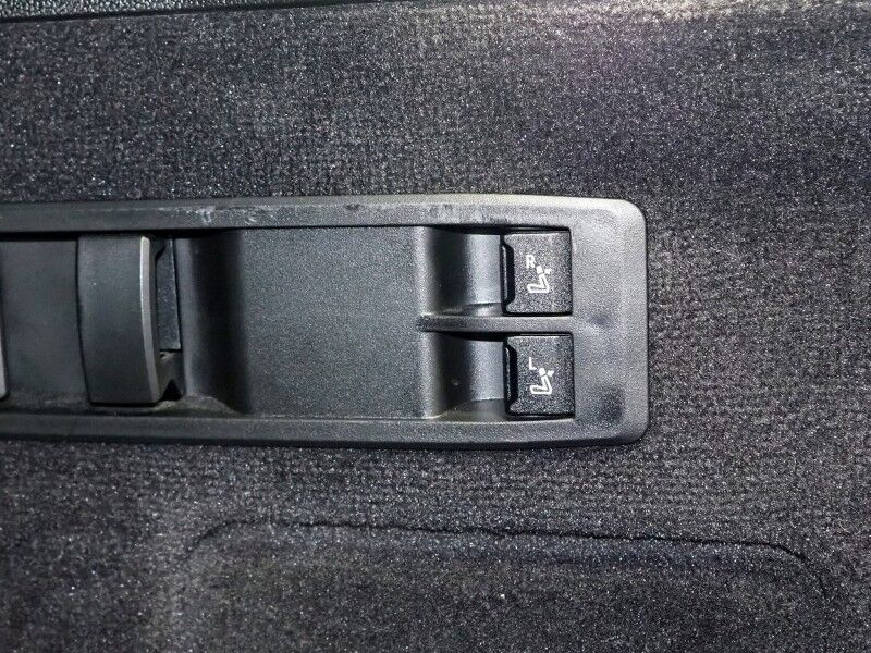 2024 BMW iX xDrive50 AWD *SPORT PKG, DRIVING ASSIST PRO, HEADS-UP DISPLAY, NAVIGATION, ADAPTIVE CRUISE, SAFETY ALERTS, 360 CAMERAS, PANO ECLIPSING GLASS ROOF, LEATHER, CLIMATE SEATS, 22 INCH WHEELS, HARMAN/KARDON, WIRELESS CHARGING Round Rock TX