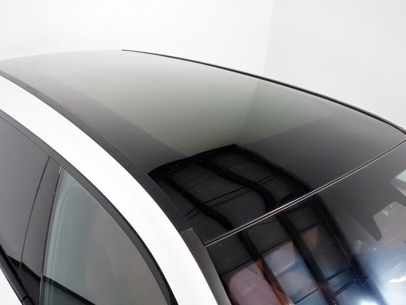 2024 BMW iX xDrive50 AWD *SPORT PKG, DRIVING ASSIST PRO, HEADS-UP DISPLAY, NAVIGATION, ADAPTIVE CRUISE, SAFETY ALERTS, 360 CAMERAS, PANO ECLIPSING GLASS ROOF, LEATHER, CLIMATE SEATS, 22 INCH WHEELS, HARMAN/KARDON, WIRELESS CHARGING Round Rock TX