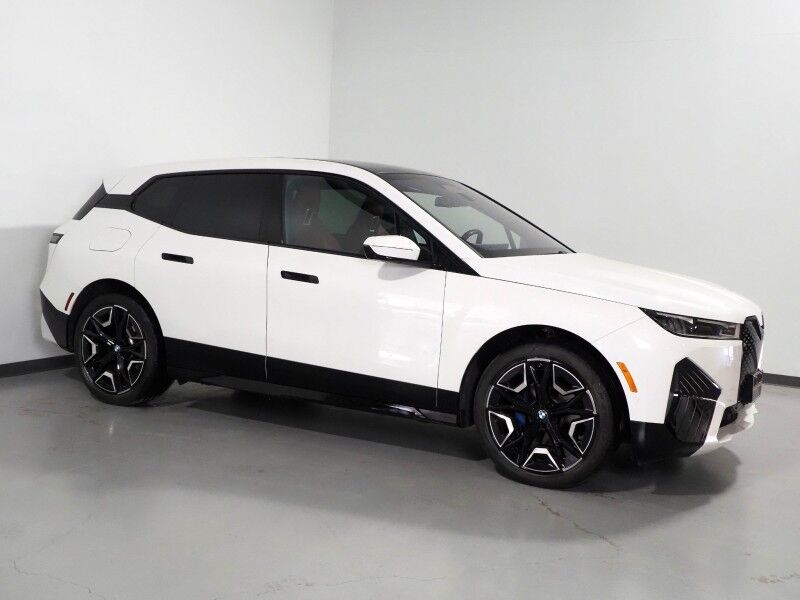 2024 BMW iX xDrive50 AWD *SPORT PKG, DRIVING ASSIST PRO, HEADS-UP DISPLAY, NAVIGATION, ADAPTIVE CRUISE, SAFETY ALERTS, 360 CAMERAS, PANO ECLIPSING GLASS ROOF, LEATHER, CLIMATE SEATS, 22 INCH WHEELS, HARMAN/KARDON, WIRELESS CHARGING