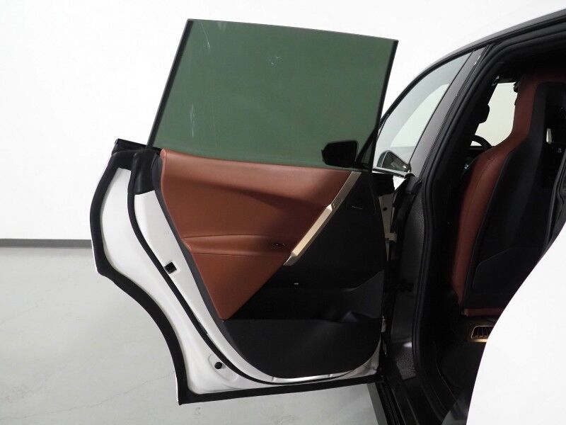 2024 BMW iX xDrive50 AWD *SPORT PKG, DRIVING ASSIST PRO, HEADS-UP DISPLAY, NAVIGATION, ADAPTIVE CRUISE, SAFETY ALERTS, 360 CAMERAS, PANO ECLIPSING GLASS ROOF, LEATHER, CLIMATE SEATS, 22 INCH WHEELS, HARMAN/KARDON, WIRELESS CHARGING Round Rock TX