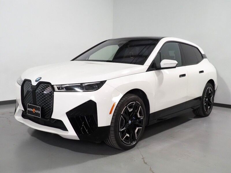 2024 BMW iX xDrive50 AWD *SPORT PKG, DRIVING ASSIST PRO, HEADS-UP DISPLAY, NAVIGATION, ADAPTIVE CRUISE, SAFETY ALERTS, 360 CAMERAS, PANO ECLIPSING GLASS ROOF, LEATHER, CLIMATE SEATS, 22 INCH WHEELS, HARMAN/KARDON, WIRELESS CHARGING Round Rock TX
