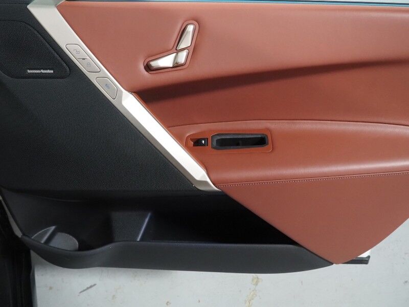 2024 BMW iX xDrive50 AWD *SPORT PKG, DRIVING ASSIST PRO, HEADS-UP DISPLAY, NAVIGATION, ADAPTIVE CRUISE, SAFETY ALERTS, 360 CAMERAS, PANO ECLIPSING GLASS ROOF, LEATHER, CLIMATE SEATS, 22 INCH WHEELS, HARMAN/KARDON, WIRELESS CHARGING Round Rock TX