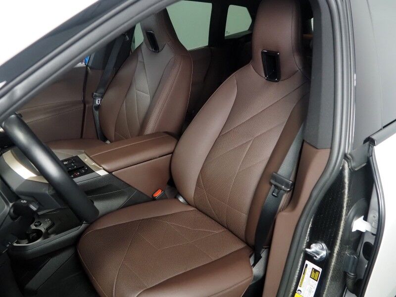 2024 BMW iX xDrive50 AWD *SPORT PKG, DRIVING ASSIST PRO, HEADS-UP DISPLAY, NAVIGATION, ADAPTIVE CRUISE, SAFETY ALERTS, 360 CAMERAS, PANO ECLIPSING MOONROOF, CLIMATE/MULTI-CONTOUR SEATS, HARMAN/KARDON, WIRELESS CHARGING Round Rock TX