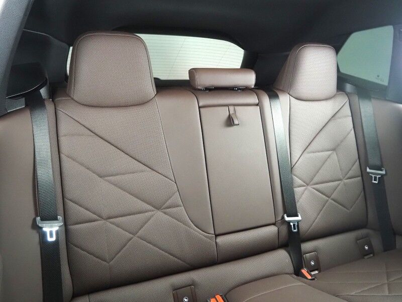 2024 BMW iX xDrive50 AWD *SPORT PKG, DRIVING ASSIST PRO, HEADS-UP DISPLAY, NAVIGATION, ADAPTIVE CRUISE, SAFETY ALERTS, 360 CAMERAS, PANO ECLIPSING MOONROOF, CLIMATE/MULTI-CONTOUR SEATS, HARMAN/KARDON, WIRELESS CHARGING Round Rock TX