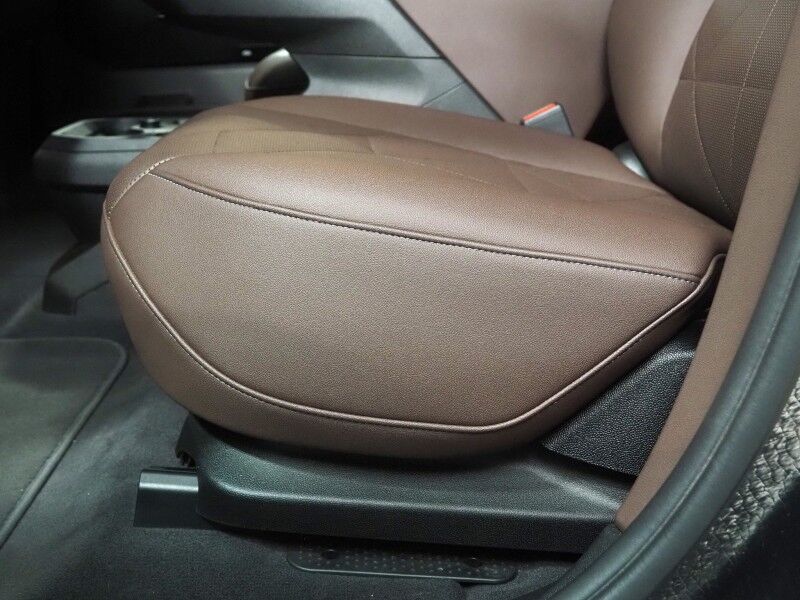 2024 BMW iX xDrive50 AWD *SPORT PKG, DRIVING ASSIST PRO, HEADS-UP DISPLAY, NAVIGATION, ADAPTIVE CRUISE, SAFETY ALERTS, 360 CAMERAS, PANO ECLIPSING MOONROOF, CLIMATE/MULTI-CONTOUR SEATS, HARMAN/KARDON, WIRELESS CHARGING Round Rock TX