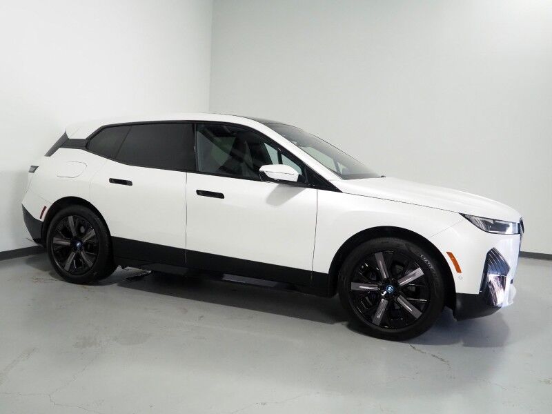 2024 BMW iX xDrive50 AWD *SPORT PKG, DRIVING ASSIST PRO, HEADS-UP DISPLAY, NAVIGATION, ADAPTIVE CRUISE, SAFETY ALERTS, 360 CAMERAS, PANO ECLIPSING MOONROOF, CLIMATE/MULTI-CONTOUR SEATS, HARMAN/KARDON, WIRELESS CHARGING