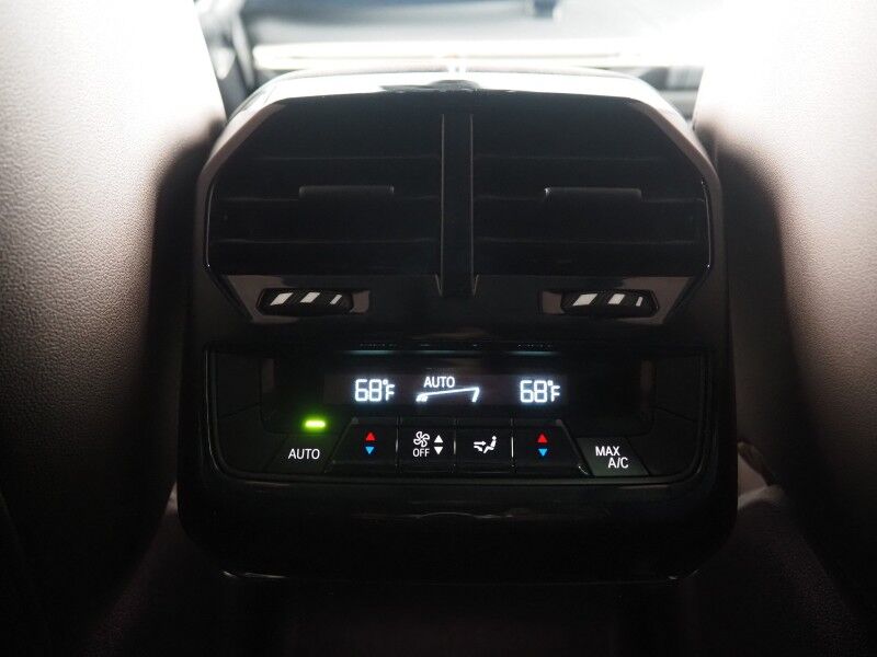 2024 BMW iX xDrive50 AWD *SPORT PKG, DRIVING ASSIST PRO, HEADS-UP DISPLAY, NAVIGATION, ADAPTIVE CRUISE, SAFETY ALERTS, 360 CAMERAS, PANO ECLIPSING MOONROOF, CLIMATE/MULTI-CONTOUR SEATS, HARMAN/KARDON, WIRELESS CHARGING Round Rock TX
