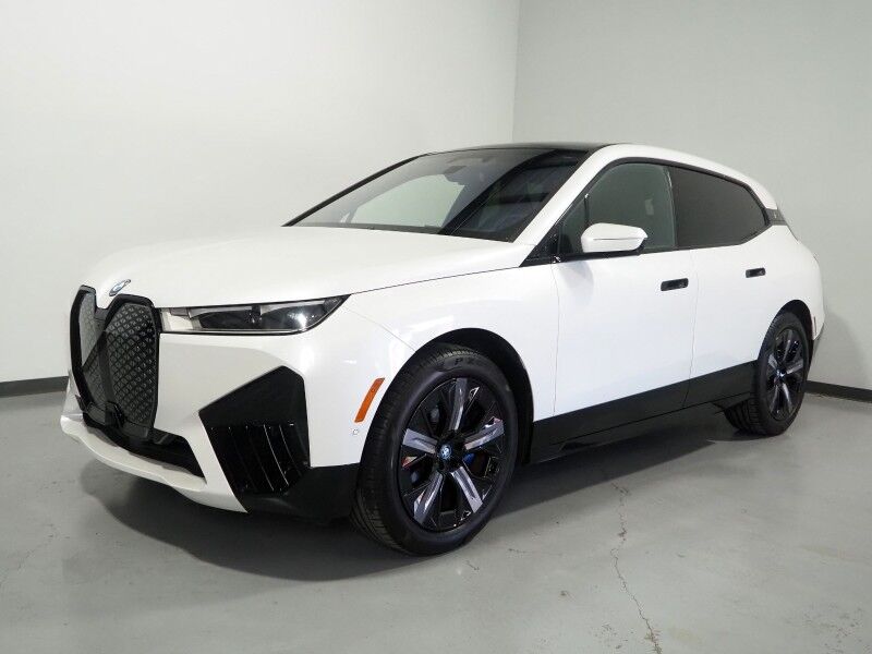 2024 BMW iX xDrive50 AWD *SPORT PKG, DRIVING ASSIST PRO, HEADS-UP DISPLAY, NAVIGATION, ADAPTIVE CRUISE, SAFETY ALERTS, 360 CAMERAS, PANO ECLIPSING MOONROOF, CLIMATE/MULTI-CONTOUR SEATS, HARMAN/KARDON, WIRELESS CHARGING Round Rock TX
