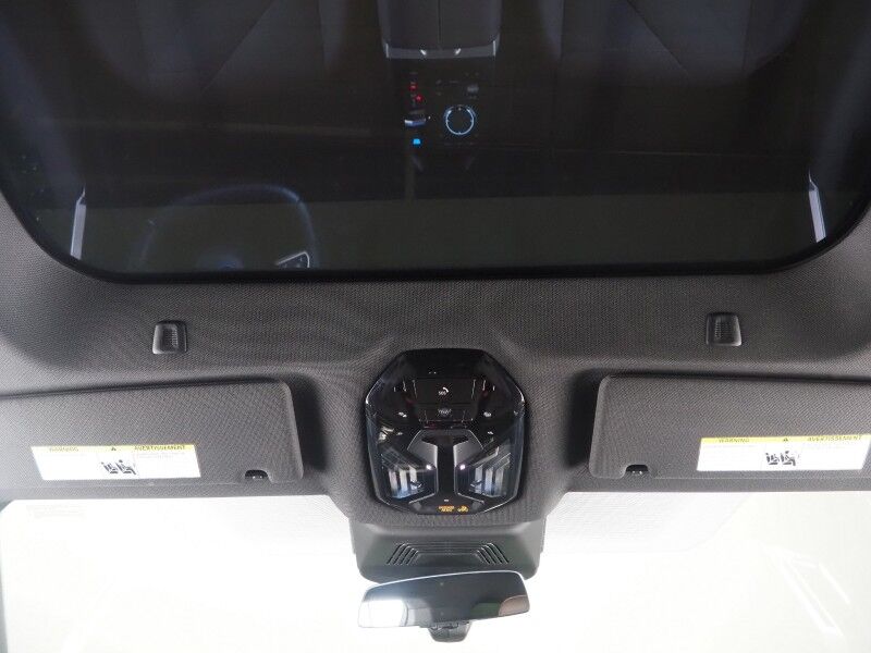 2024 BMW iX xDrive50 AWD *SPORT PKG, DRIVING ASSIST PRO, HEADS-UP DISPLAY, NAVIGATION, ADAPTIVE CRUISE, SAFETY ALERTS, 360 CAMERAS, PANO ECLIPSING MOONROOF, CLIMATE/MULTI-CONTOUR SEATS, HARMAN/KARDON, WIRELESS CHARGING Round Rock TX