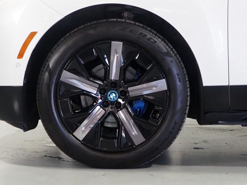 2024 BMW iX xDrive50 AWD *SPORT PKG, DRIVING ASSIST PRO, HEADS-UP DISPLAY, NAVIGATION, ADAPTIVE CRUISE, SAFETY ALERTS, 360 CAMERAS, PANO ECLIPSING MOONROOF, CLIMATE/MULTI-CONTOUR SEATS, HARMAN/KARDON, WIRELESS CHARGING Round Rock TX