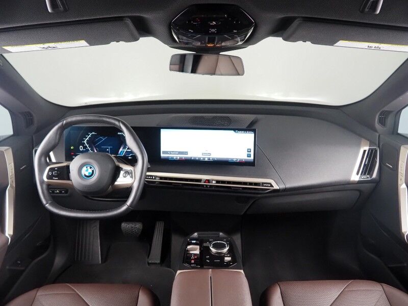 2024 BMW iX xDrive50 AWD *SPORT PKG, DRIVING ASSIST PRO, HEADS-UP DISPLAY, NAVIGATION, ADAPTIVE CRUISE, SAFETY ALERTS, 360 CAMERAS, PANO ECLIPSING MOONROOF, CLIMATE/MULTI-CONTOUR SEATS, HARMAN/KARDON, WIRELESS CHARGING