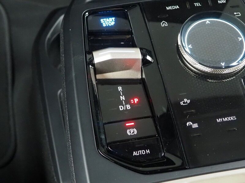 2024 BMW iX xDrive50 AWD *SPORT PKG, DRIVING ASSIST PRO, HEADS-UP DISPLAY, NAVIGATION, ADAPTIVE CRUISE, SAFETY ALERTS, 360 CAMERAS, PANO ECLIPSING MOONROOF, CLIMATE/MULTI-CONTOUR SEATS, HARMAN/KARDON, WIRELESS CHARGING Round Rock TX